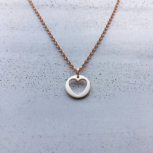 CUTOUT HEART necklace