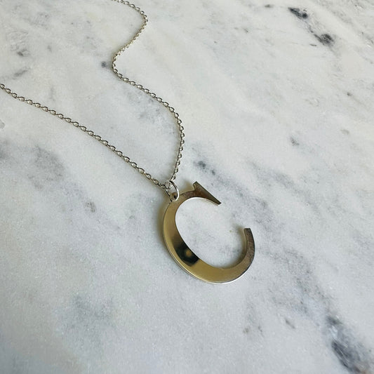 Колие с голяма буква С / SAMPLE SALE