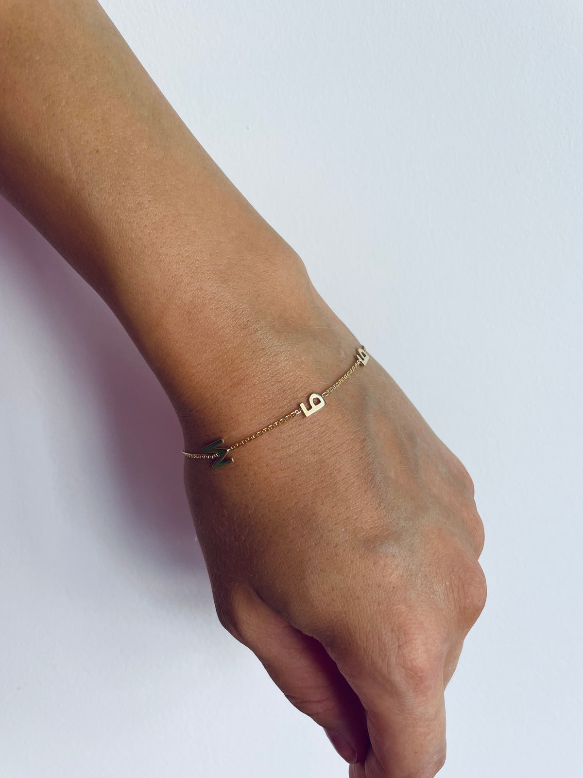 LETTERS ON CHAIN bracelet