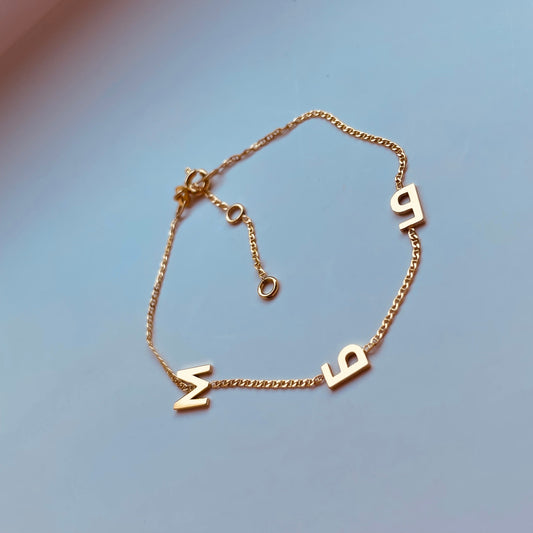 LETTERS ON CHAIN bracelet