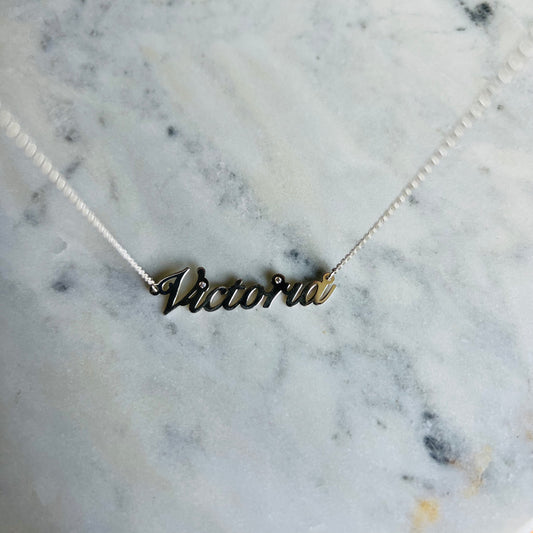Колие с ръкописно име Victoria / SAMPLE SALE